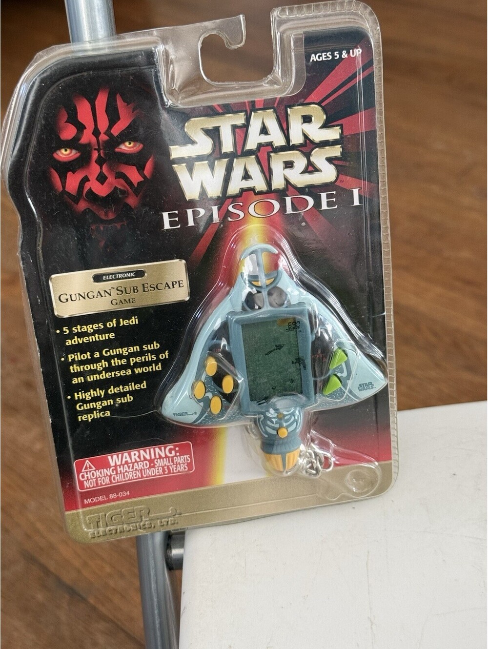GUNGAN SUB ESCAPE Star Wars GAME Electric Tiger Keychain 1999 NEW SEALED